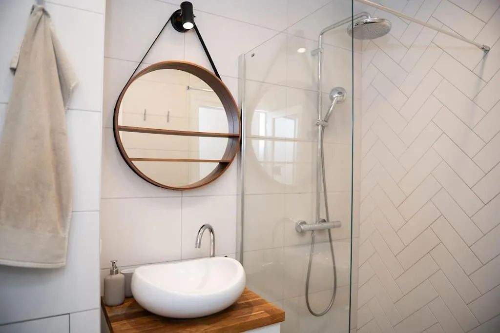 Top Center Stylish Quiet Street Hosts 5 People Sofia Apartment