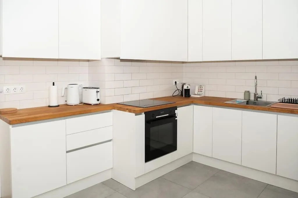 Apartment Top Center Stylish Quiet Street Hosts 5 People Sofia