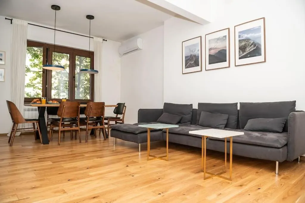 Top Center Stylish Quiet Street Hosts 5 People Sofia Apartment