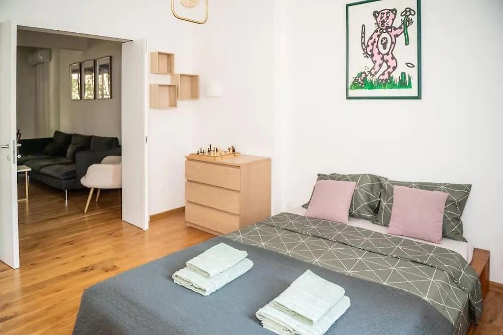 Top Center Stylish Quiet Street Hosts 5 People Sofia Apartment