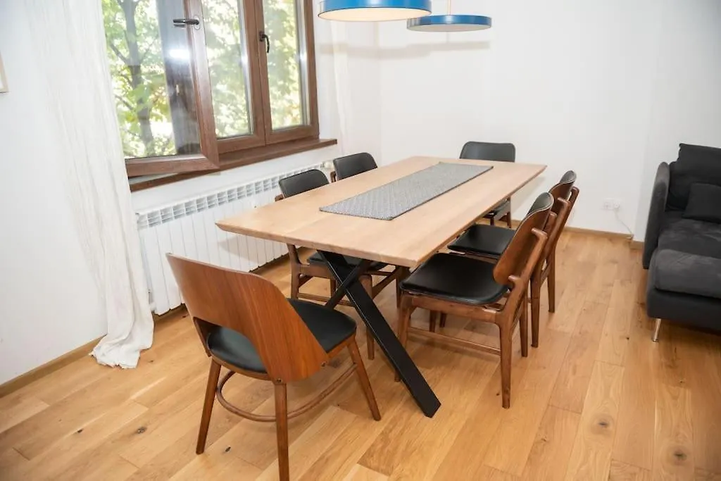 Top Center Stylish Quiet Street Hosts 5 People Sofie Bulharsko