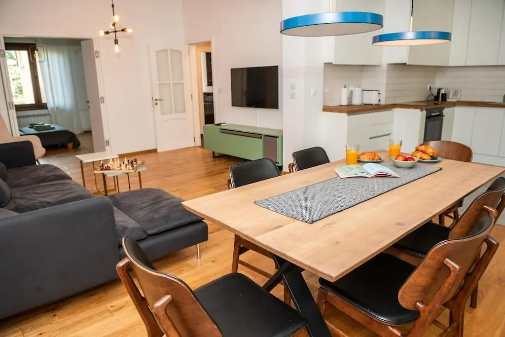 Top Center Stylish Quiet Street Hosts 5 People Sofie