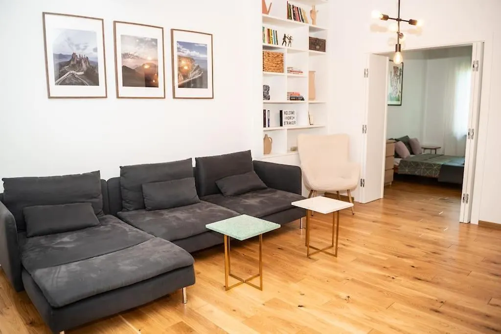 Top Center Stylish Quiet Street Hosts 5 People Sofie 0*,  Bulharsko