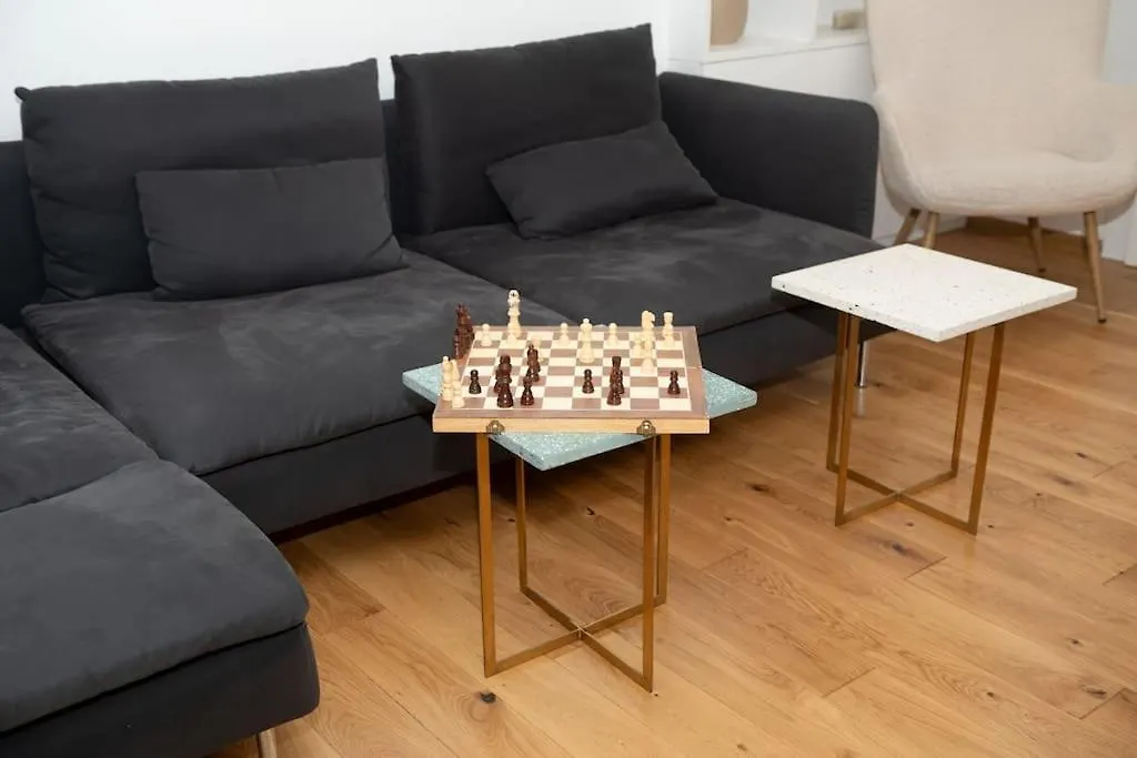 Top Center Stylish Quiet Street Hosts 5 People Sofie Apartmán
